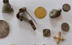 Bronzen speer en gouden vondsten blikvangers bij druk bezochte taxatiedag