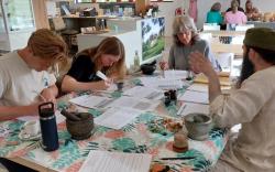  Mooie creaties en veel plezier bij workshops middeleeuwse ambachten